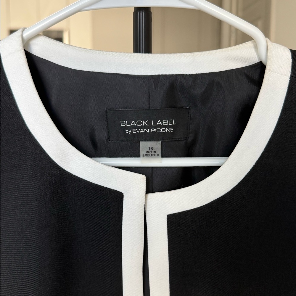 Evan Picone Black Blazer with White Trim - Picture 3 of 4